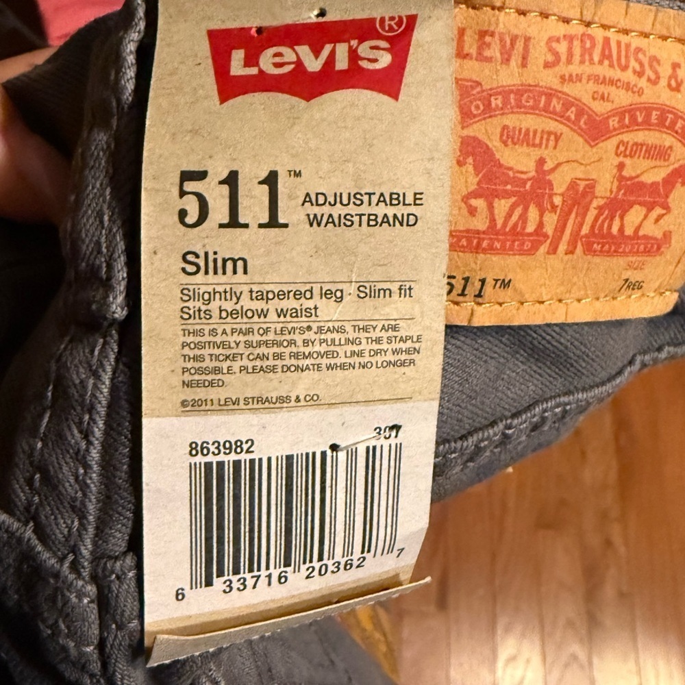 Brand new Levis Gray Pants - Picture 2 of 2